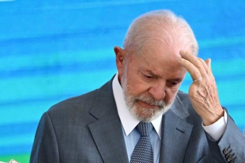 Desaprovação ao governo Lula dispara sete pontos, chega a 56% e descola da aprovação