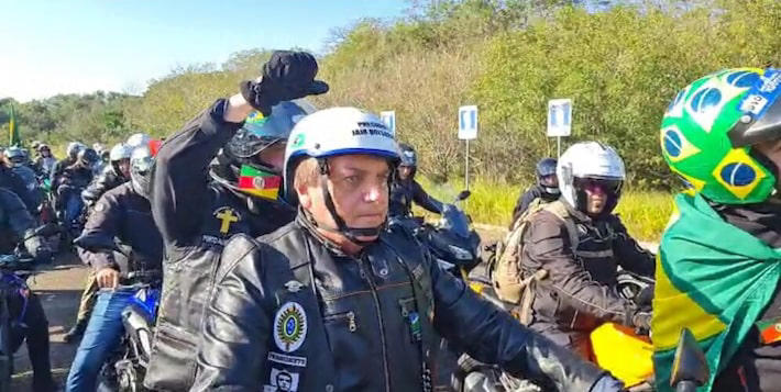 Policiamento na Praça dos Três Poderes é reforçado para motociata com Bolsonaro